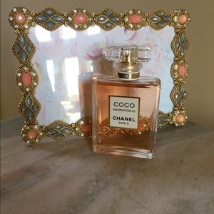 COCO MADEMOISELLE
Eau De Parfum Intense Spray